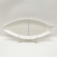 Assiettes en céramique blanche moderne en porcelaine, design durable de poisson, pour les plats de restaurant et le service de nourriture