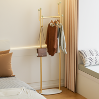 Porte-manteau sur pied de style poteau doré, style luxe léger, pour chambre et entrée, avec support pour sacs et base en verre trempé