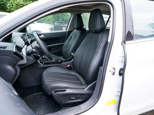 <span class=keywords><strong>Peugeot</strong></span> 408 N1 di Dongfeng: Berlina <span class=keywords><strong>Sportiva</strong></span> Turbo da 173 CV con I-Cockpit, Telaio Ottimizzato CLDR e Illuminazione Full LED - Product Image 3