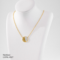 Collar de cadena de serpiente chapado en oro al por mayor 2026, joyería de acero inoxidable ajustable con colgante de corazón hueco