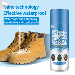 Spray imperméabilisant pour chaussures d'extérieur avec nano-revêtement, résistant aux taches, pour terrains de football et autres surfaces. - Product Image 1