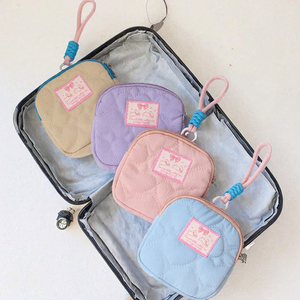 Bolsa de Cosméticos Acolchada con Forma de Corazón, Bolsa de Maquillaje con Cierre, Ligera, Ecológica, Organizador de Viaje Portátil con Correa - Product Image 1
