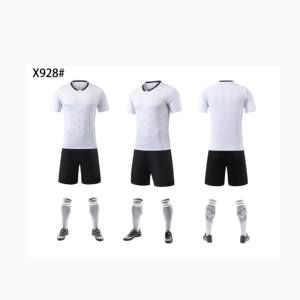 24-25 Nieuwe Voetbaltenues Voetbalshirt Snel Droogend Ademend American Football Kleding Op Maat Groothandel Voetbaltenues - Product Image 1