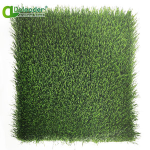 Rouleau de <span class=keywords><strong>gazon</strong></span> artificiel réaliste et similaire à l'herbe naturelle, fabriqué à Karachi - Product Image 1