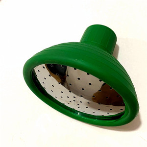 Buse d'arrosage Alton en plastique vert avec dessus en métal perforé pour l'arrosage du jardin - Product Image 4