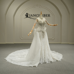 Vestido de Novia Moderno Estilo Sirena con Cristales y Cola Larga, Modelo GT26048, con Flores y Encaje - Product Image 2