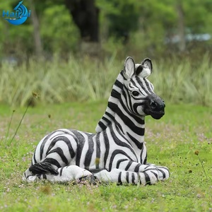 Sculpture de zèbre grandeur nature en résine sur le thème du safari en plein air, sculpture animale - Product Image 3