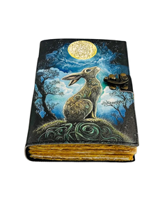Carnet en cuir fait main vintage Grimoire avec couverture gaufrée, pages vierges pour l'écriture et le dessin, motif Lune et Lièvre - Product Image 1