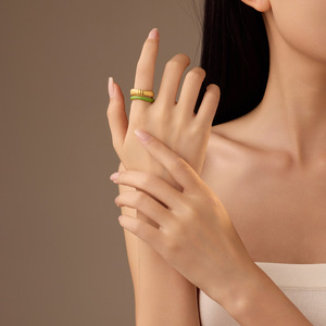 2025 vert huile dégoulinant Double couche creux anneau ouvert pour les femmes Texture 18k plaqué or acier inoxydable émail anneau - Product Image 3