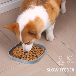 Tazón de silicona para perros con logotipo personalizado ecológico al por mayor, alimentador portátil duradero no tóxico para perros, base de succión con alfombrilla para lamer con diseño floral - Product Image 2