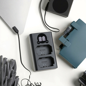 <span class=keywords><strong>Chargeur</strong></span> de <span class=keywords><strong>batterie</strong></span> à double fente CAPTOR pour Sony <span class=keywords><strong>NP</strong></span>-<span class=keywords><strong>FZ100</strong></span> USB-C entrée Micro USB 15W sortie 8.4V affichage du niveau Protection contre les surcharges - Product Image 2