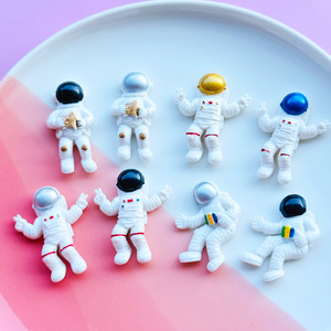 Abalorios de Resina Planos de Astronauta Espacial, Cohete, OVNI, Dibujos Animados, Galaxia y Planeta para DIY, para Fundas de Teléfono, Imanes de Nevera y Decoración de Coche, Venta al por Mayor - Product Image 2
