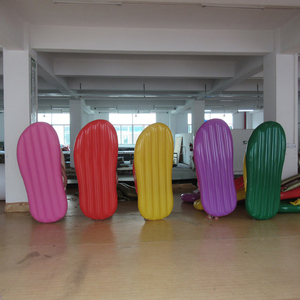 Pantoufles gonflables en PVC personnalisées Waterhan Factory, colorées et à thème dessin animé, pour les jeux aquatiques en extérieur dans les hôtels et complexes hôteliers - Product Image 5