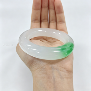 Brazalete de Cuarzo Natural Premium Tipo Hielo, Esmeralda Verde Birmana, Pulido a Mano, Estilo Chino Moderno, Regalo de Joyería - Product Image 5