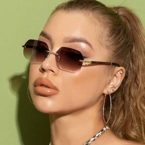 Gafas de Sol Poligonales con Marco Pequeño y Moderno, con Logotipo Personalizado, para Mujer, Protección UV400, Lentes Degradadas sin Montura, 2021 - Product Image 2