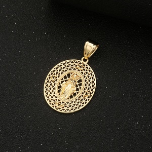 Collana religiosa cava con ciondolo Madonna di Guadalupe in ottone placcato oro 14K <span class=keywords><strong>per</strong></span> donna, ciondolo cattolico Vergine <span class=keywords><strong>Maria</strong></span> - Product Image 5