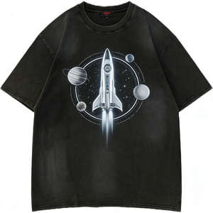 T-shirt Space Rocket da uomo, oversize, in cotone nero, grafica galattica fantascientifica, moda futuristica - Product Image 1