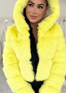 <span class=keywords><strong>Cappotto</strong></span> Corto <span class=keywords><strong>in</strong></span> Ecopelliccia alla Moda Stile Europeo <span class=keywords><strong>con</strong></span> <span class=keywords><strong>Cappuccio</strong></span> per Donna, Novità Autunno-Inverno, Disponibile all'Ingrosso - Product Image 4