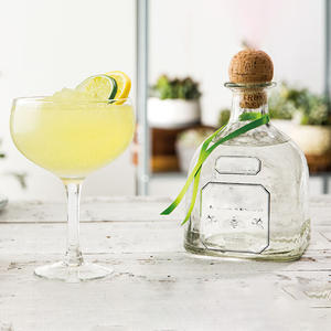 Botella de Plástico para Beber de 375 ml con Logotipo Personalizado, la Más Vendida, con Pajita, para Tequila, para Francia, Max & Jack's Kulmbacher - Product Image 6