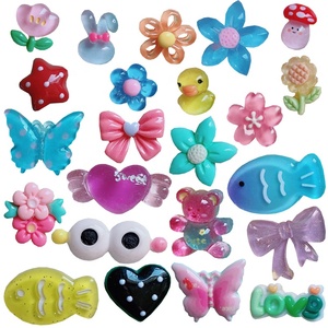 Accessoires de bricolage en gros pour bijoux, épingles à cheveux, breloques en résine, miniatures, artisanat pour la création de broches, coques de téléphone faites à la main, aimants de réfrigérateur - Product Image 1