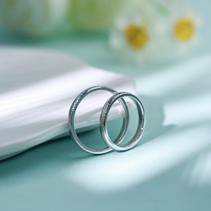 Anillo de Boda Promocional de Oro Blanco Sólido de 18K con Acabado Martillado, Diseño Personalizado de Calidad para un Estilo Clásico y Sencillo para Bodas - Product Image 6