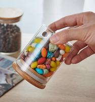 Bocaux de conservation des aliments en verre transparent de plusieurs tailles avec couvercle hermétique en bambou pour la salle à manger, le bureau et la cuisine.