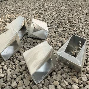 Kit Completo di Guardrail con Trave, Palo, Blocco, Bullone, Dado e Terminale per Installazione Completa del Progetto e Configurazione di Sicurezza - Product Image 2