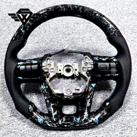 Volant de voiture en carbone forgé bleu personnalisé adapté pour Toyota Hilux LC300 Hilux Fortuner Land Cruiser GR Corolla LC79