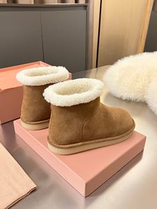 Bottes d'hiver en cuir véritable pour femmes de haute qualité, série MIUS, avec doublure en laine surélevée et semelle antidérapante en coton. - Product Image 4