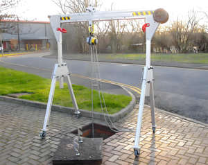 Портативное мини-подъемное оборудование: малые алюминиевые козловые краны грузоподъемностью 0.<span class=keywords><strong>3</strong></span>, 1, 0.5, <span class=keywords><strong>3</strong></span> тонны - Product Image 6