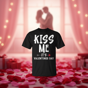 T-shirt Kiss Me It's Valentine's Day pour célébrer la fête romantique - Product Image 3