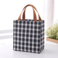 Sac fourre-tout imperméable à imprimé écossais, capacité moyenne, doublure TC, taille personnalisée, idéal pour les trajets quotidiens et comme sac à lunch