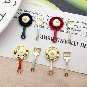 Popular raspador de huevos fritos, utensilios de cocina, colgante de dibujos animados, accesorios creativos de joyería DIY - Product Image 5