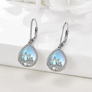 Boucles d'oreilles pendantes Fleur de Lotus en Argent 925 avec incrustation de coquillage et serti clos, Bijoux bouddhistes classiques pour femme, à porter au quotidien - Product Image 3