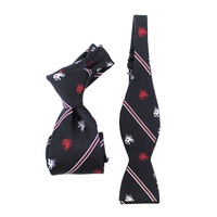 Cravate de club sportif faite à la main, rayée noir, blanc et rouge, avec logo personnalisé, en jacquard tissé, à nouer soi-même, 100 % soie, cravate de club de football