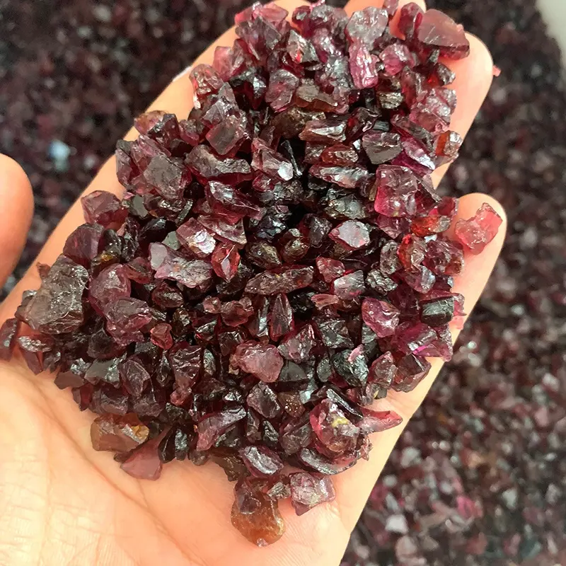 Wholesale Natural crystal rough garnet stone gravels chips garnet tumble stones for wholesale