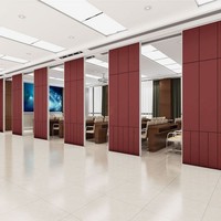 Cloison mobile pour salle de séminaire d'hôtel, panneaux acoustiques en MDF robustes de 85 mm, suspension supérieure, aménagement flexible pour séminaires et salles de réunion