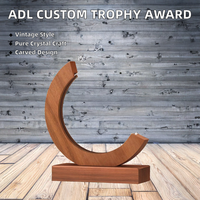 Trophée de coupe en cristal de prix d'or personnalisé de haute qualité Prix de plaque en bois de cristal en bois personnalisé Artisanat de qualité