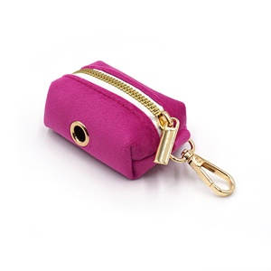 Caliente colorido terciopelo perro mascota caca bolsa titular dispensador mascotas caca bolsa titular nuevo diseño sólido personalizado perro caca bolsa titular - Product Image 3