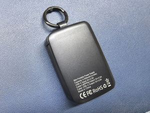 Mini Keychain Ultra <span class=keywords><strong>Slim</strong></span> ngân hàng điện với Li-polymer pin 15 Wát đầu ra <span class=keywords><strong>LED</strong></span> <span class=keywords><strong>Torch</strong></span> & chủ chức năng cho điện thoại - Product Image 5