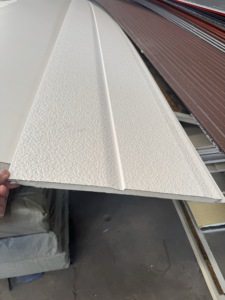 Panneau métallique sculpté pour l'<span class=keywords><strong>isolation</strong></span> des murs extérieurs, décoration ignifuge, revêtement mural sandwich en métal isolé pour la décoration extérieure - Product Image 1