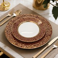 Service de table de luxe en porcelaine Karosa 98 pièces, design doré, assiettes, bols, tasses à thé et à café en porcelaine fine