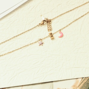 Collier délicat en acier inoxydable plaqué or 18 carats N14Y avec initiale, breloques étoile et lune en émail rose, personnalisé, tendance, céleste - Product Image 3