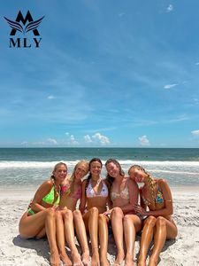 بكيني مطرز بالخرز مرسومة باليد مع نمط زهور عالي الجودة OEM - Product Image 1