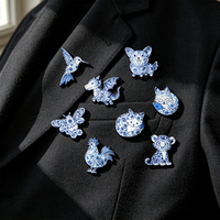 Pin de Metal Personalizado, Pin de Solapa de Porcelana Azul y Blanca con Diseño de Animal, Broche de Dibujos Animados para Decoración de Bolsos y Ropa