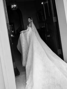 Ruolai WTH199 Abiti da <span class=keywords><strong>Sposa</strong></span> Reali Semplici Avorio a Linea ad A con Applicazioni in Pizzo Francese Coda Lunga e Maniche Lunghe - Product Image 6