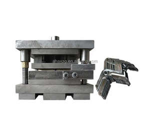 Poinçonneuse de ligne de production entièrement automatique de montage à angle droit de 90 degrés de code d'angle d'acier inoxydable avec des moules - Product Image 6