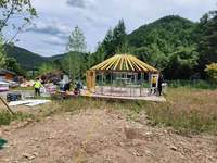 2025 nouveau luxe moins cher prix d'expédition mongol toile tente en plein air glamping Camping yourte maison cloche tentes à vendre