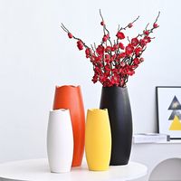 Vase de table en céramique moderne en gros avec ensemble de fleurs artificielles pour la décoration intérieure
