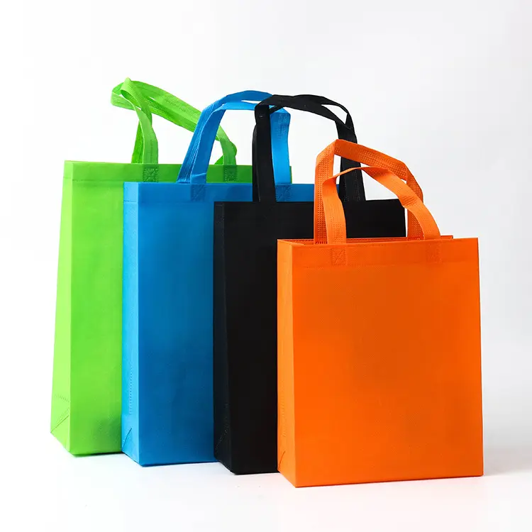 स्टॉक कस्टम गैर-बुना हैंडबैग पुनर्नवीनीकरण शॉपिंग बैग शिक्षा विज्ञापन उपहार बैग तीन-आयामी गैर-बुना बैग